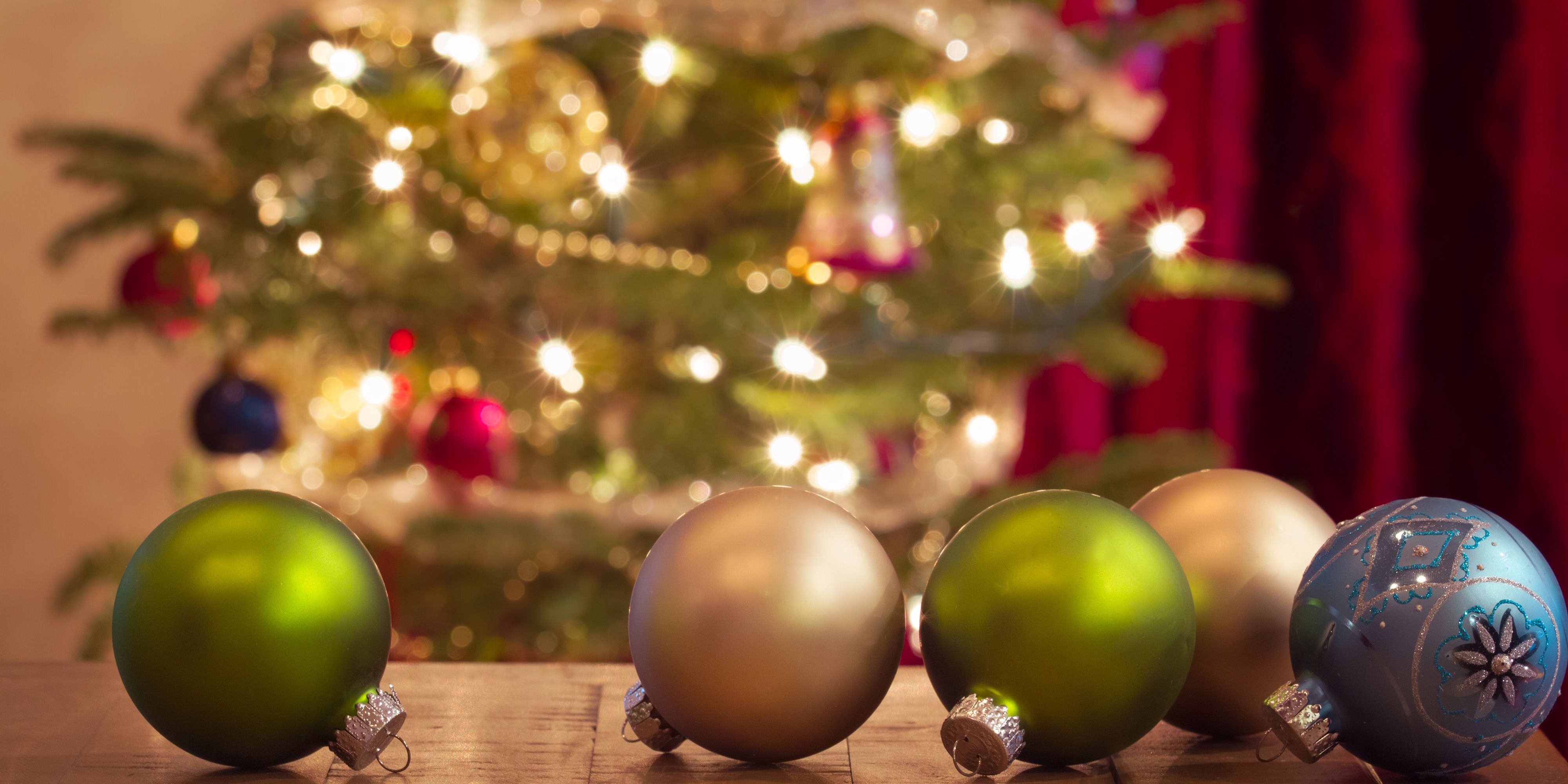 Why a psychologist believes putting up your Christmas decorations