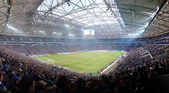 Crowd, Sport venue, Grass, Daytime, People, Atmosphere, Infrastructure, Photograph, Stadium, Audience, 