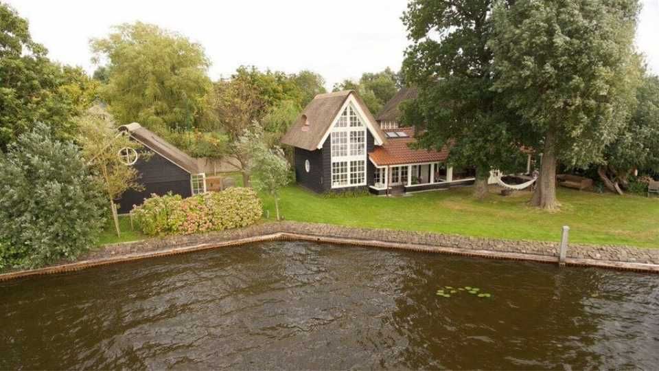 Bye Bye Jeroen Pauw Is Blij Met De Verkoop Van Zijn Villa Met Uitzicht Op De Loosdrechtse Plassen