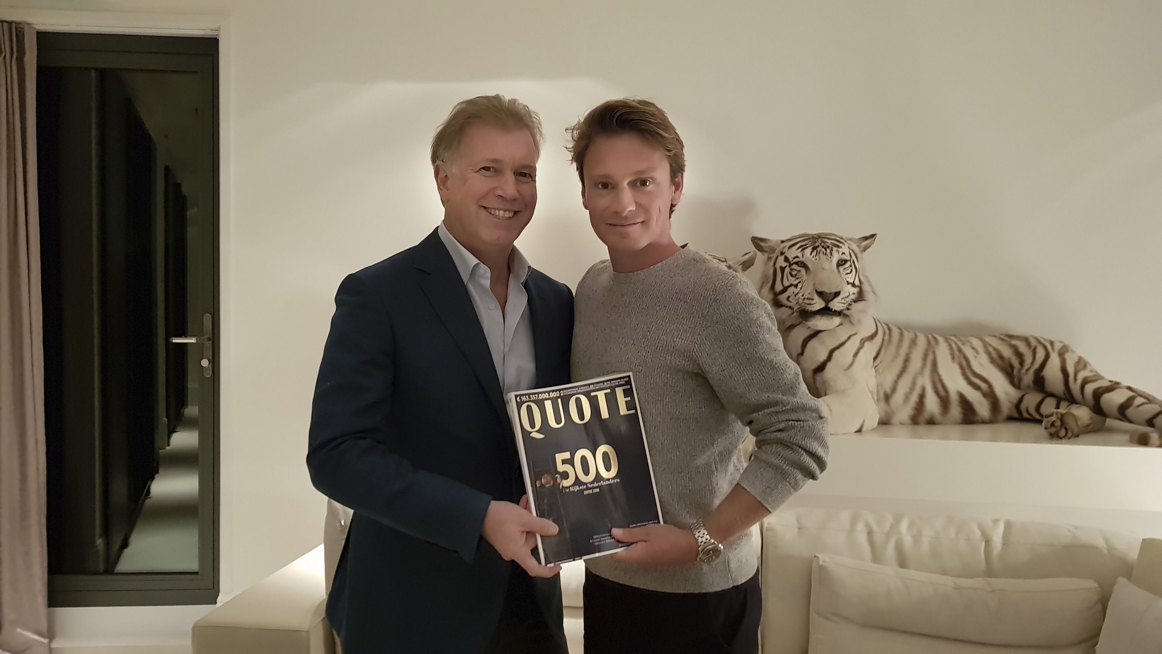 Marcel Boekhoorn Neemt Het Eerste Nummer Van De Nieuwe Quote 500 In Ontvangst
