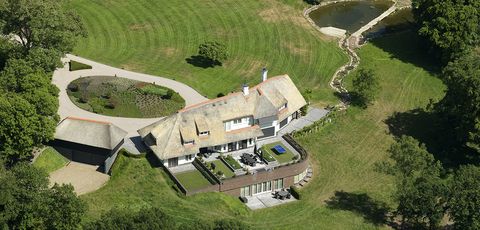 Aerial photography, Bird's-eye view, Property, Mansion, Estate, Building, Residential area, Landscape, Urban design, Land lot, 