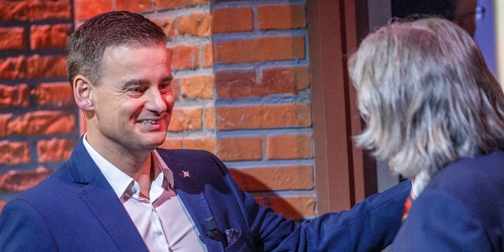 Schattig Wilfred Genee Schaamt Zich Voor Zijn Materialisme Ik Ben Boeddhist