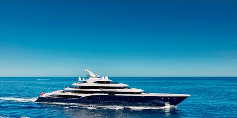 Watercraft, Water, Liquid, Horizon, Boat, Ocean, Luxury yacht, Sea, Naval architecture, Yacht, 