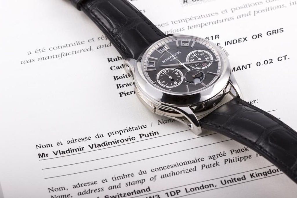 Schaduw Treinstation draai Vladimir Poetin gooit horloge onder de hamer (prijs: $1 miljoen)
