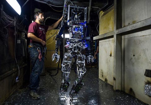 The first firefighting robot in America is here -- and it has already  helped fight a major fire in Los Angeles - CNN