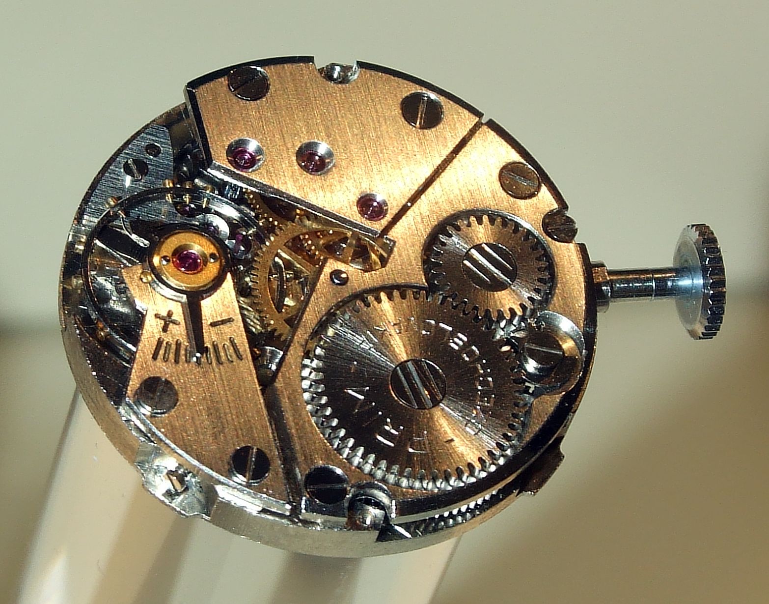 how a wrist watch works