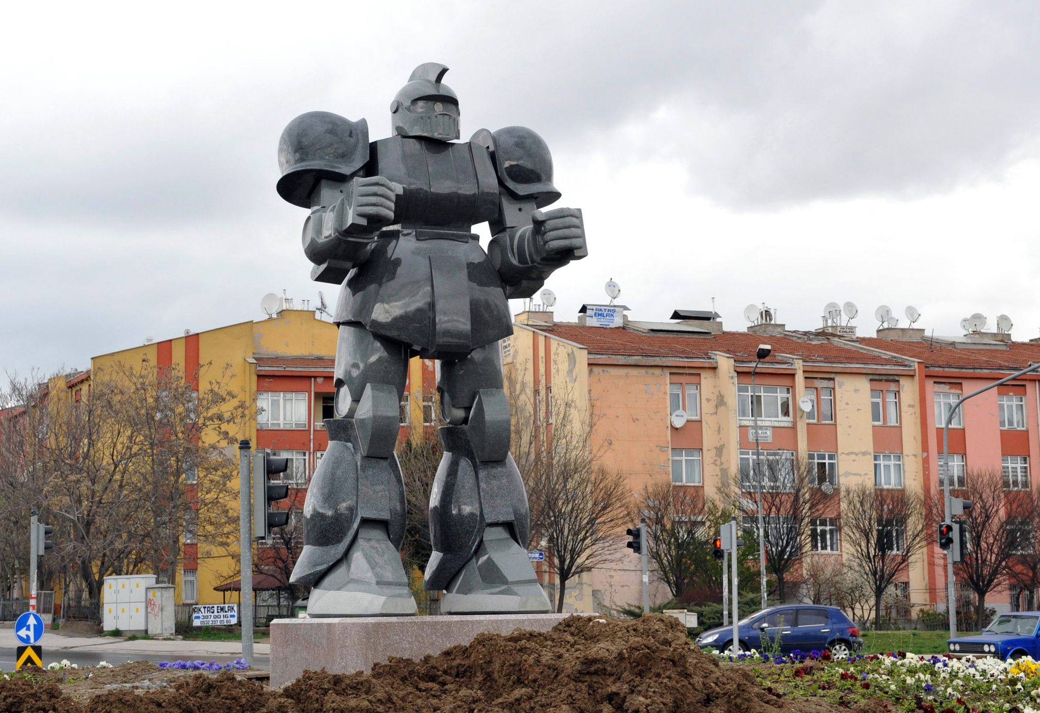 The Mayor Erected This Giant Robot Statue In The Turkish Capital