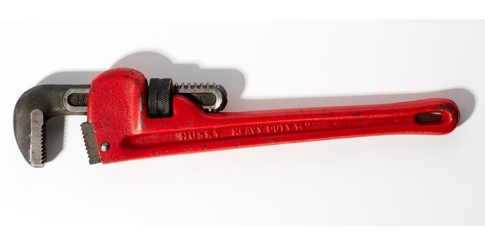 what does a pipe wrench look like