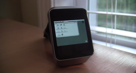 Macintosh II running on Android Wear