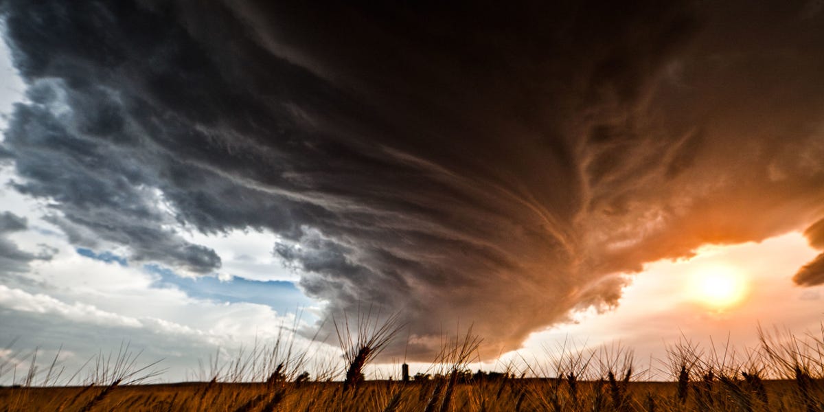 How a Tornado Forms in 4 Steps