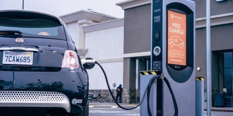 This Startup Wants To Make Ev Charging Free San Francisco Startup Volta Believes Charging An Electric Car In Public Should Be Free At Least For The Driver