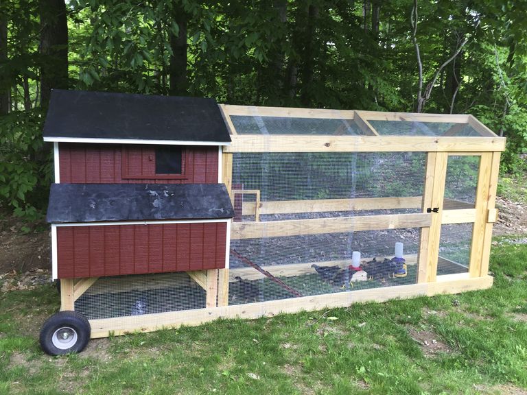 This Guy Built a Brilliant Chicken Coop on Wheels