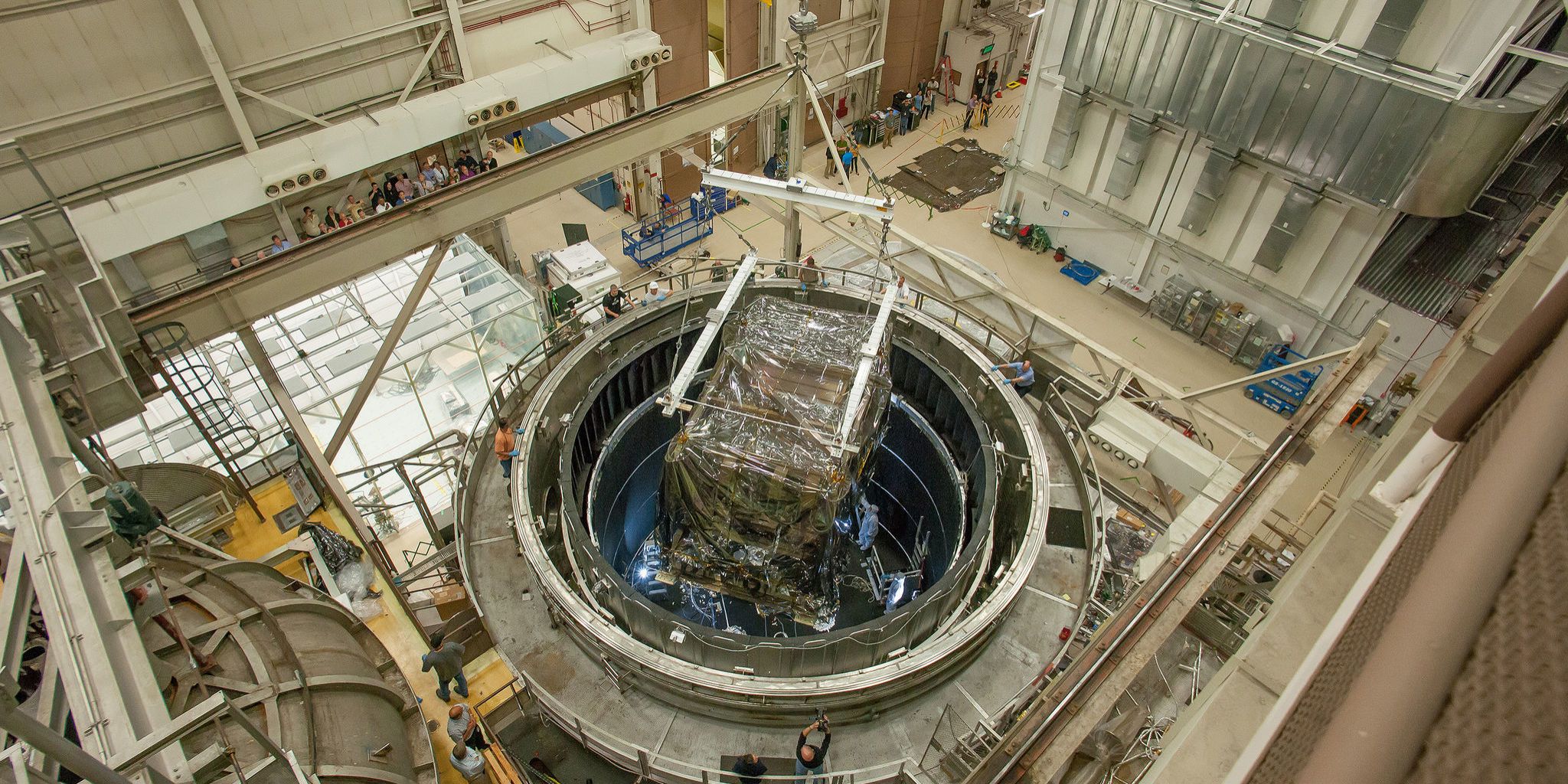 Inside The Vacuum Chamber Where NASA Tests Its Next Giant Telescope