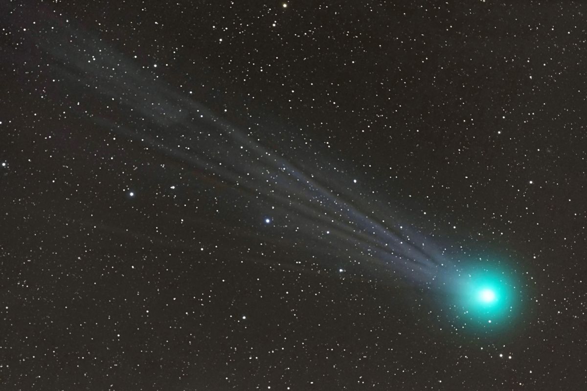 New Year's Comet Will be Visible With Binoculars