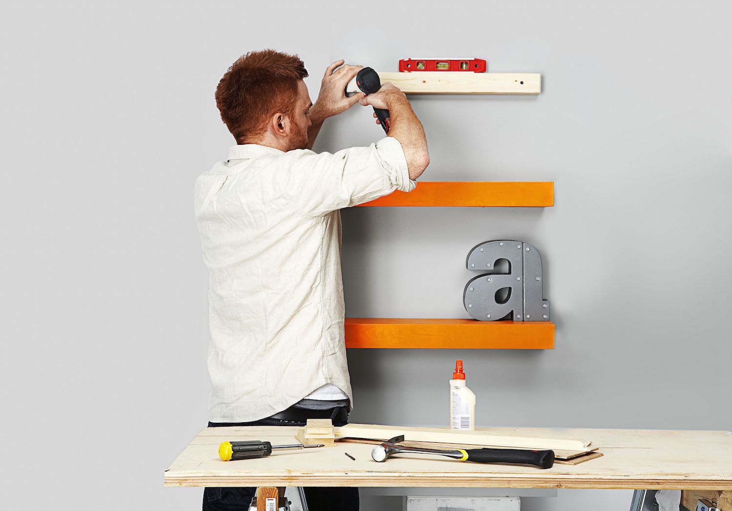 The picture is the shelf. Shelf man. How to put up Shelves. Fixed to the Wall. Mend the Shelves picture.