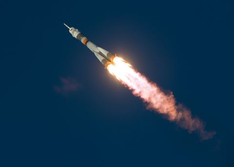 Soyuz-TMA-19M-rocket-ISS.png