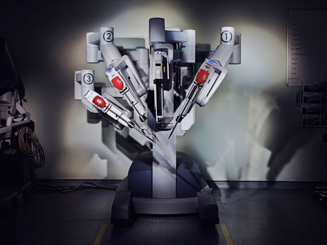 02.01.2013 - the da Vinci robot, designed to facilitate complex surgery using a minimally invasive approach.
