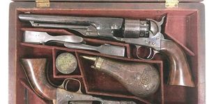 antique-civil-war-revolvers.jpg