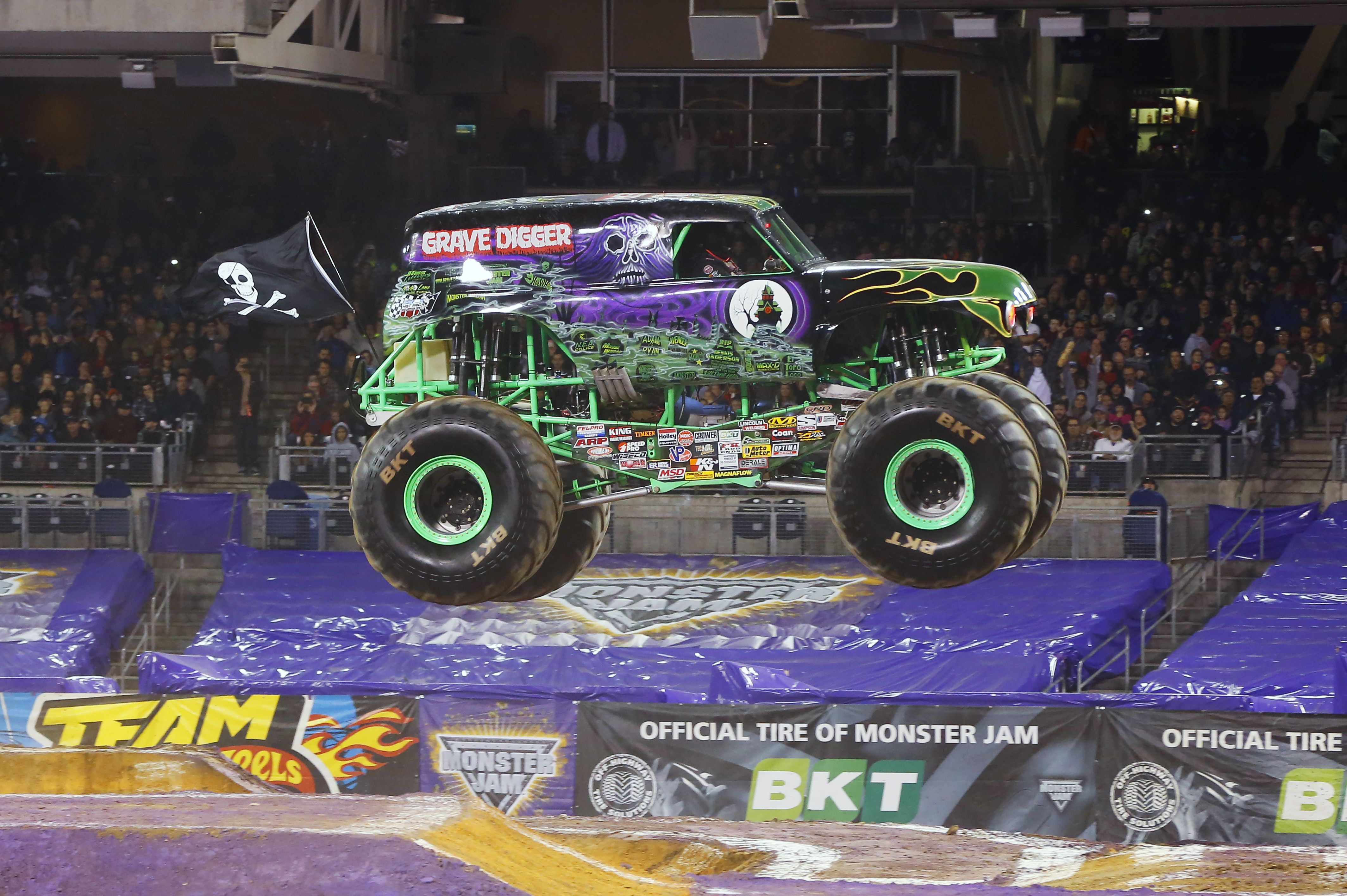 big remote control grave digger monster truck