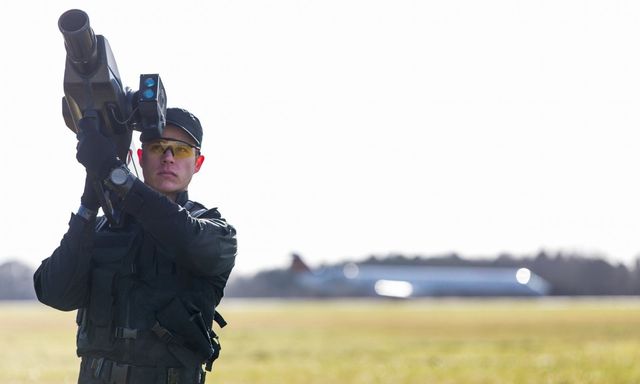 This Shoulder-Mounted Launcher Will Take Out a UAV With a Net