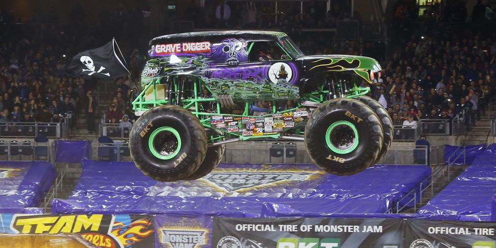 The Ultimate Monster Truck - Take an Inside Look Grave Digger