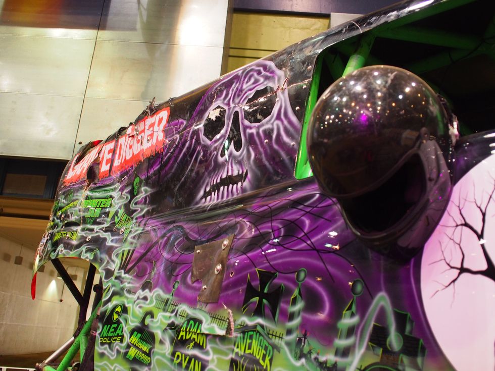 The Ultimate Monster Truck - Take an Inside Look Grave Digger