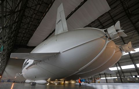 The Longest Aircraft in the World Unveiled In England - 480 x 306 jpeg 26kB