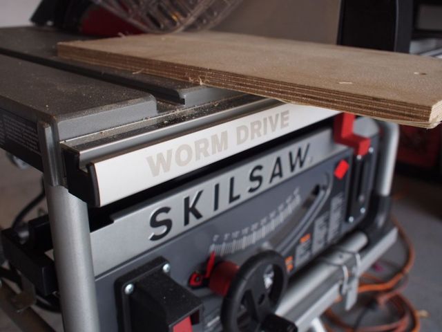 why am I getting this slight curve on my tablesaw? : r/woodworking