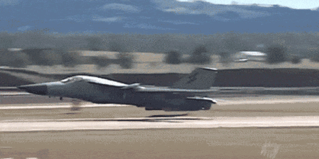 16 Harrowing Times Planes Touched Down Without Functional Landing Gear 16 Harrowing Times Planes Touched Down Without Functional Landing Gear