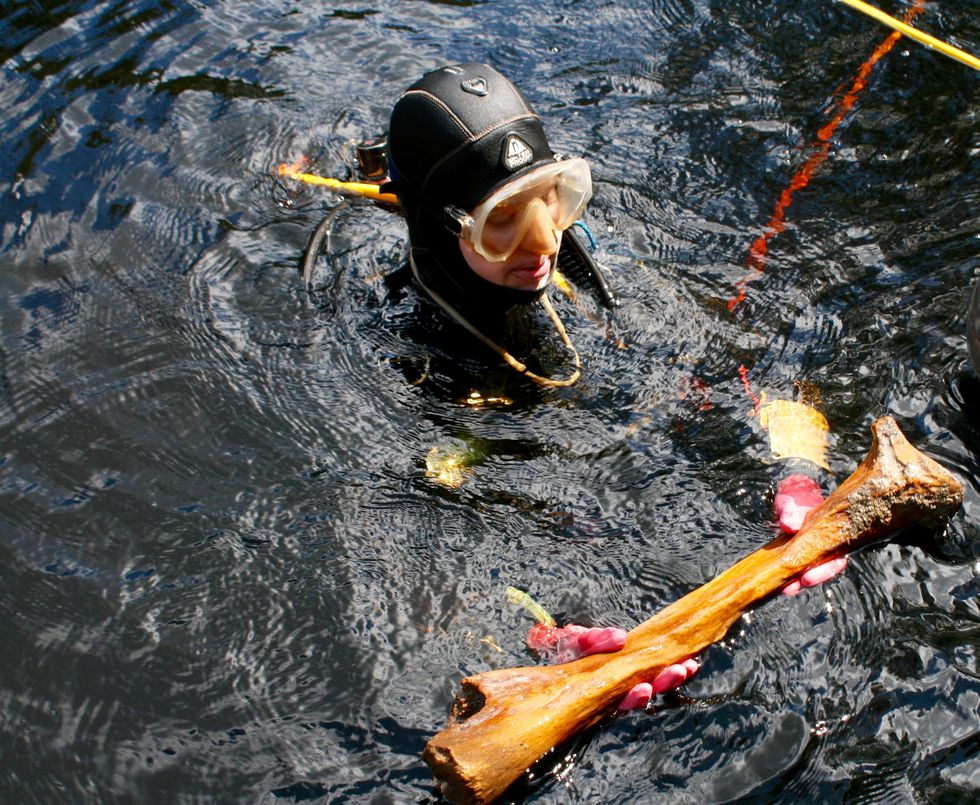 Liquid, Fluid, Hat, Headgear, Personal protective equipment, Sun hat, Fedora, Diving mask, 