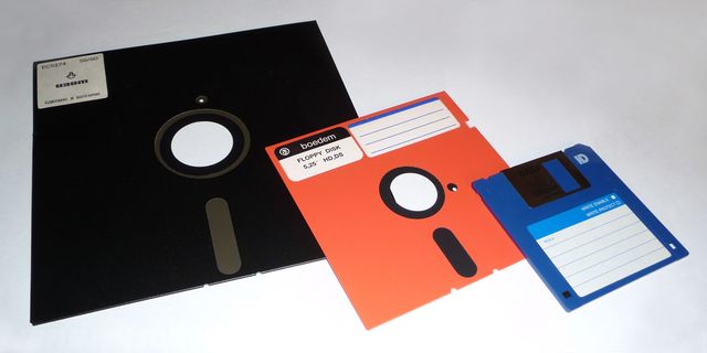 Technology, Electronic device, Floppy disk, Data storage device, Blank media, Circle, Computer data storage, Electronics accessory, Office equipment, Stationery, 
