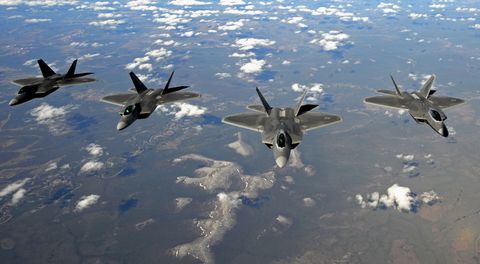 Why the F-22 Raptor Is Such a Badass Plane