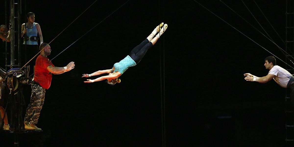 Cirque du Soleil performer to visit to teach posture