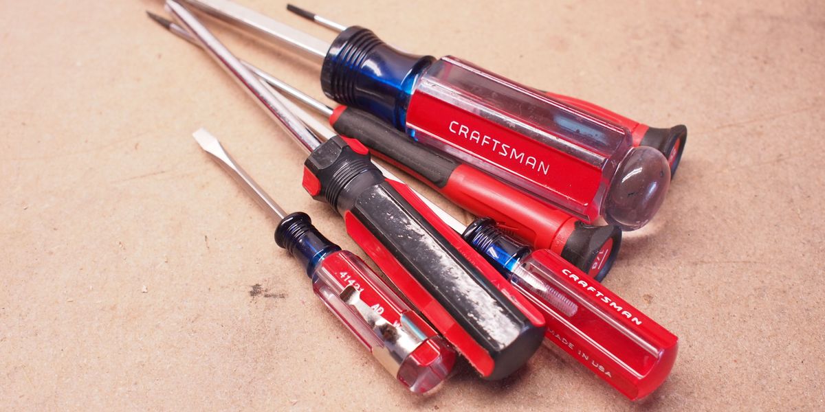 why do screwdrivers have plastic handles?