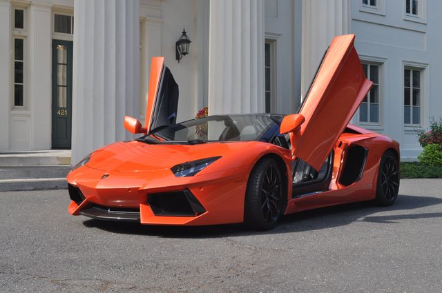 7 Things You Learn After Driving a Lamborghini For a Week