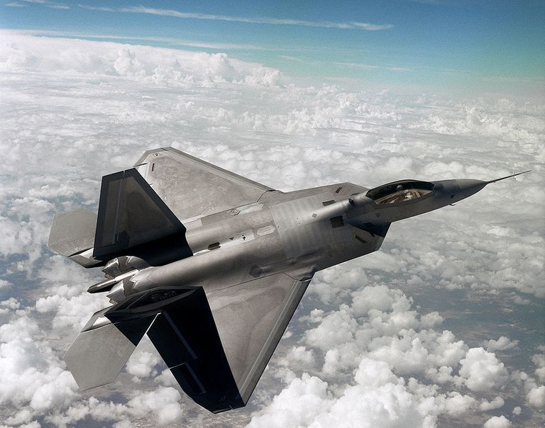 How the F-22 and F-35 Would Fight the War of 2026