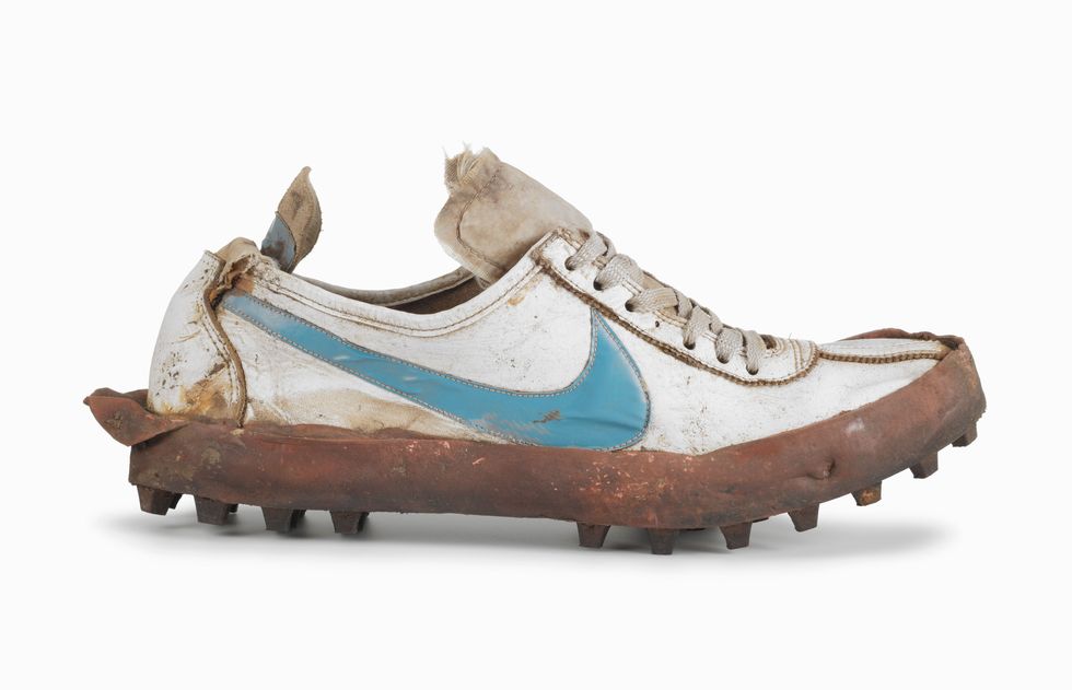 spoel paperback kop How a Dirty Old Waffle Iron Became Nike's Holy Grail