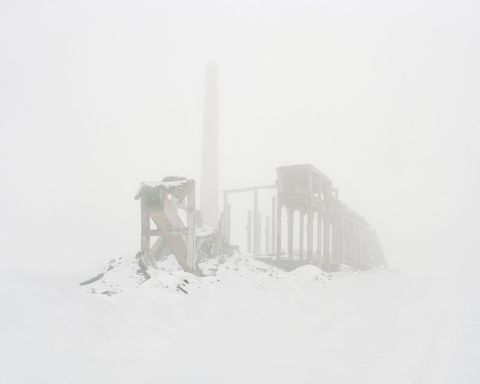 Atmospheric phenomenon, White, Freezing, Mist, Grey, Haze, Fog, Visual arts, Snow, Winter storm, 