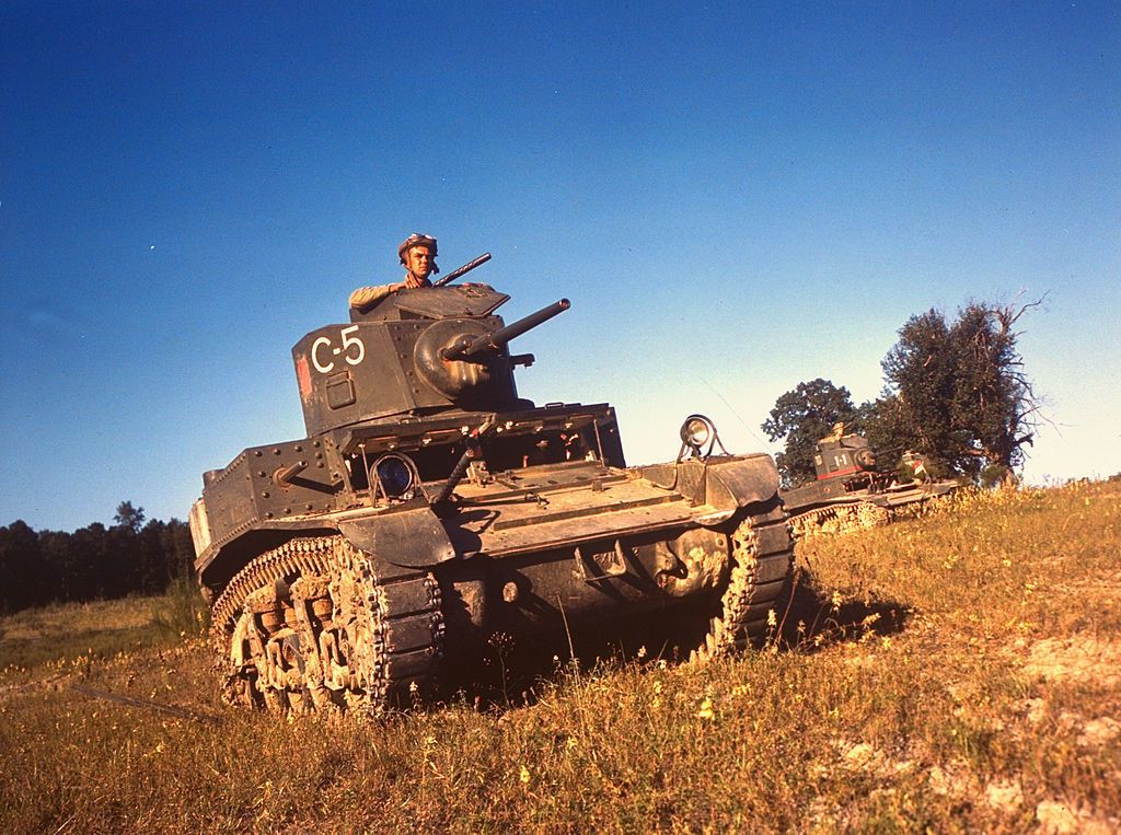Tank, Combat vehicle, Military vehicle, Self-propelled artillery, Field, Prairie, Gun turret, Military, 