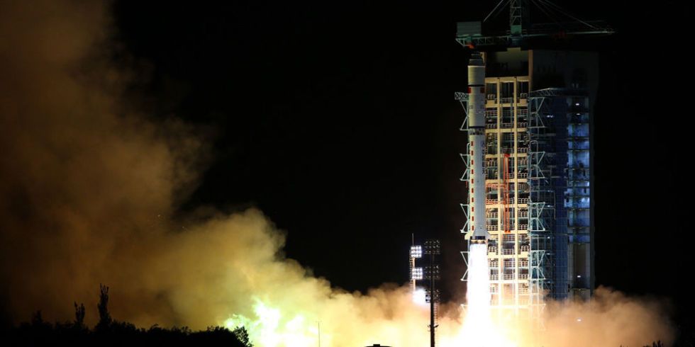 china-launch-quantum-satellite.jpg