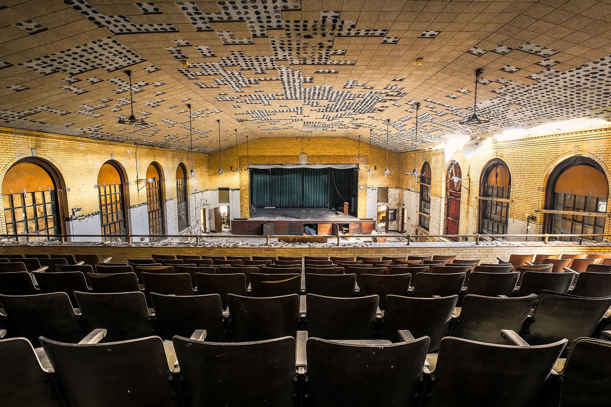 abandoned insane asylum rooms