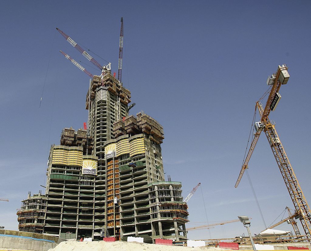 constructing Burj Khalifa