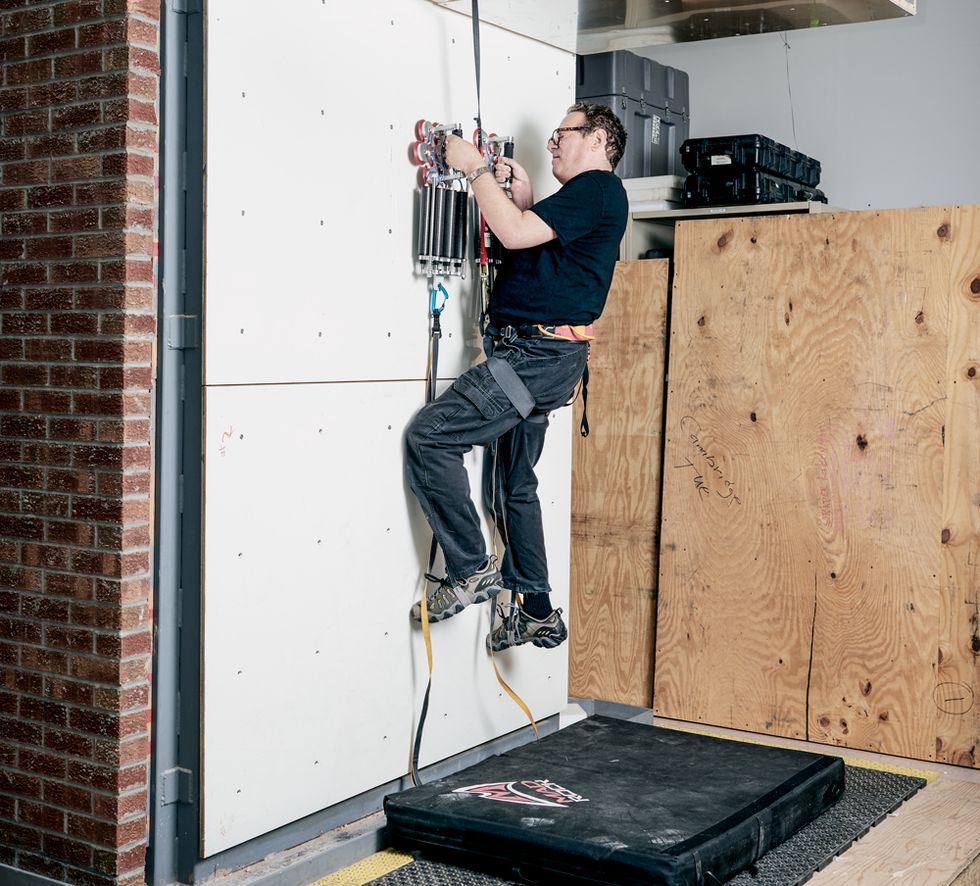 darpa-climbing.jpg