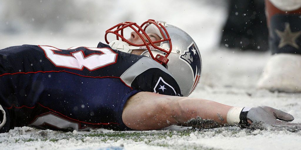 how-nfl-fields-and-players-stay-warm-in-january-games