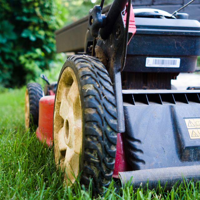 how to repair your lawn mower, diy lawn mower repair, fix your lawn mower