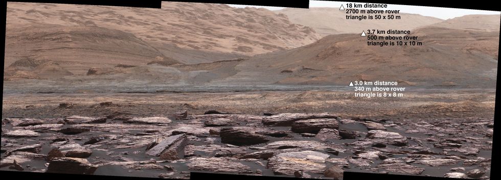 A closer look at the location of the purple Martian rocks.