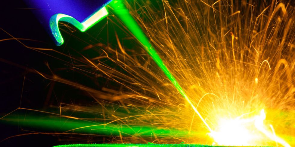 9 Mesmerizing Videos of Lasers Engraving Things