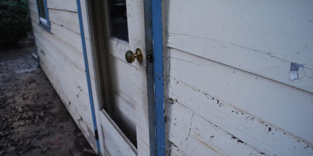 How To Repair A Screen Door Easy Screen Repair Best Screen