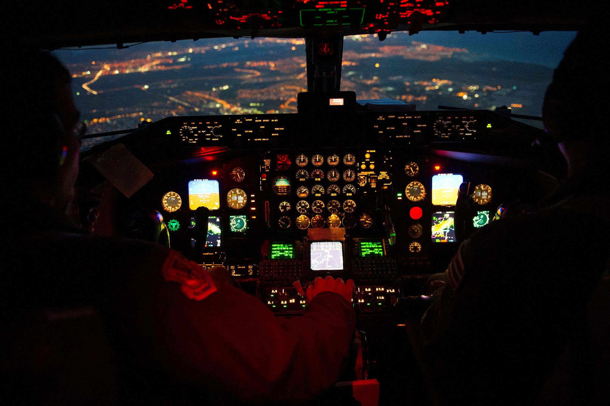 Air travel, Cockpit, Aviation, Flight instruments, Aerospace engineering, Aircraft, Glass, Airline, Pilot, Windshield, 