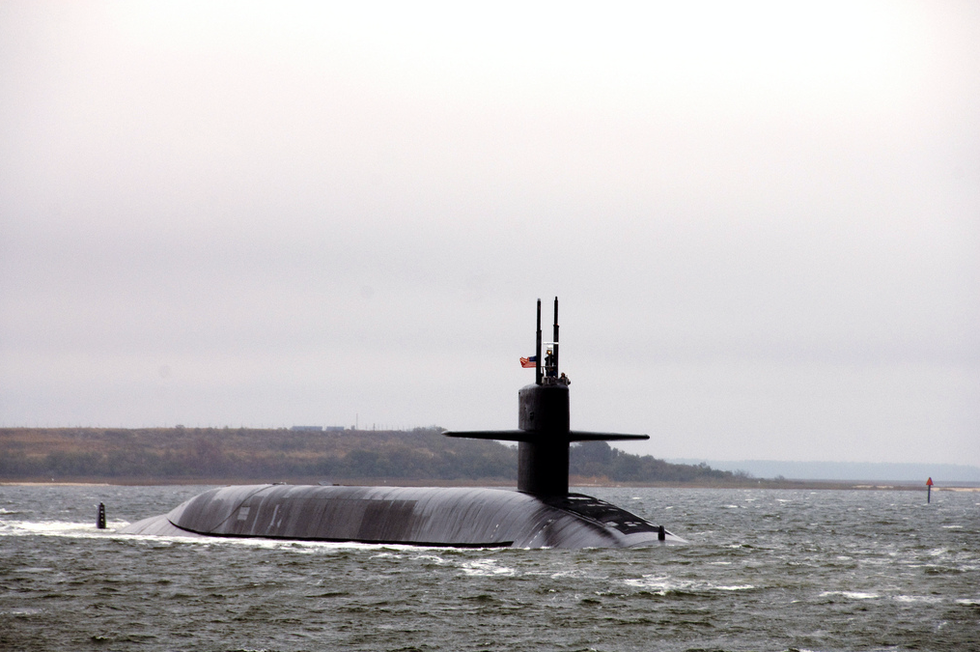 Ballistic missile submarine, Submarine, Waterway, Horizon, Liquid, Sea, Marine mammal, Cruise missile submarine, Whale, Wave, 